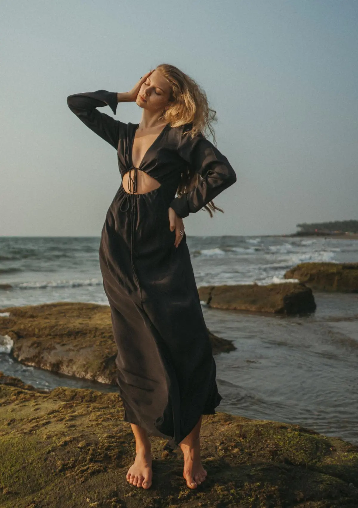 HERA MAXI DRESS - OYSTER BLACK - Image 6