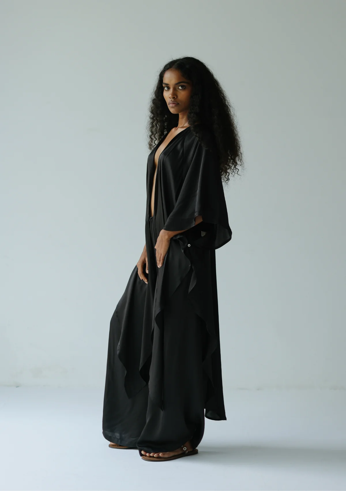 KARLA CAPE - BLACK - Image 3