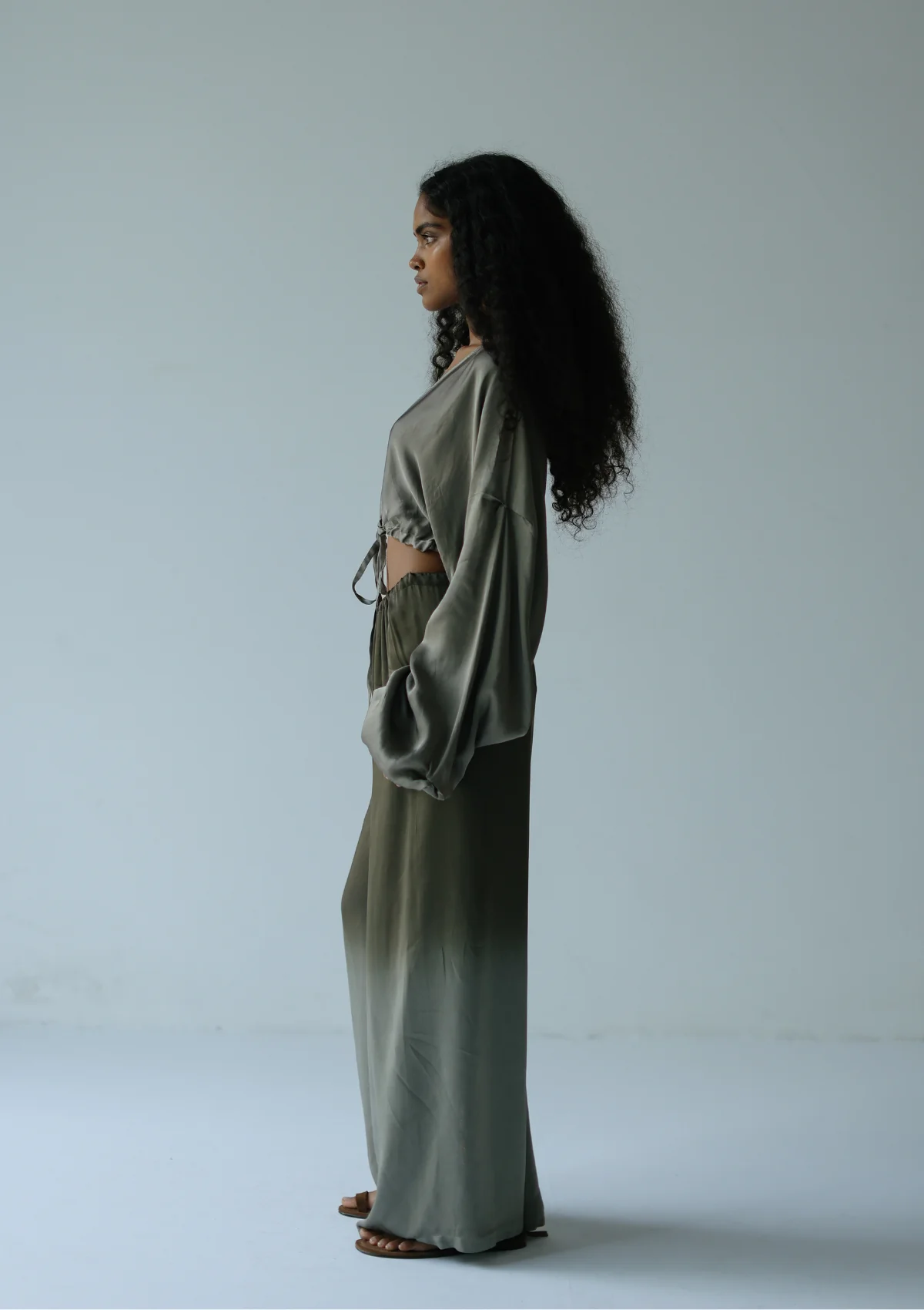 LERA TROUSER - TEA LEAF TO VETIVER - Image 3