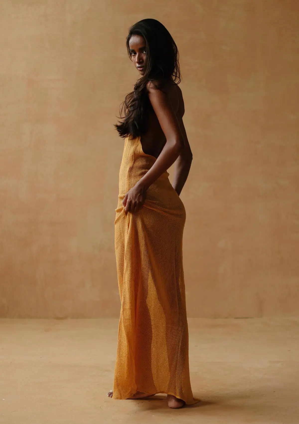 MARA HALTER  DRESS- GOLDEN APRICOT - Image 4