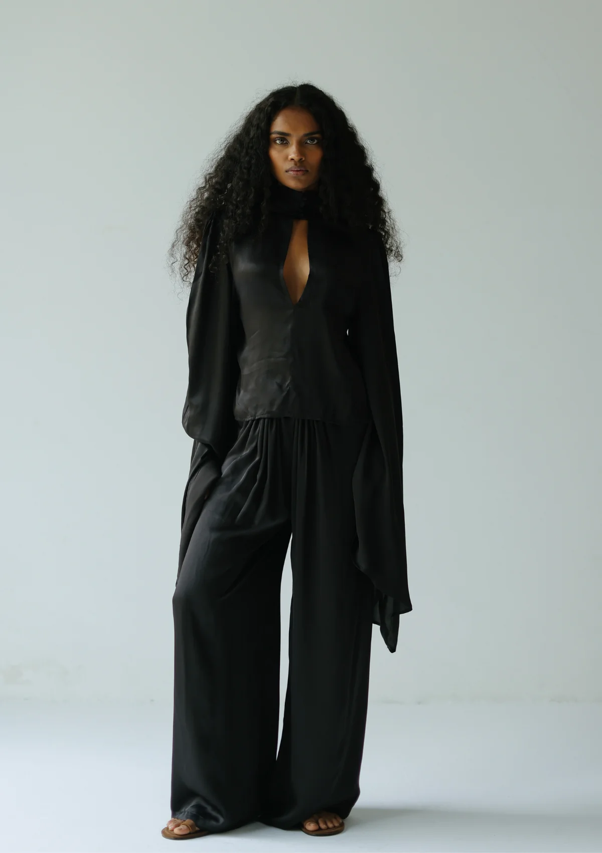 ROMA TOP- BLACK - Image 4
