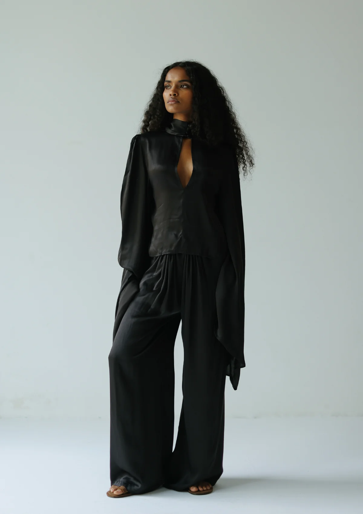 ROMA TOP- BLACK - Image 5